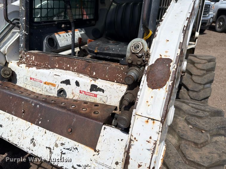 image for item ER1979 2006 Bobcat S185 skid steer loader