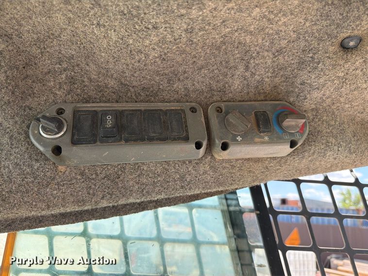 image for item ER1979 2006 Bobcat S185 skid steer loader