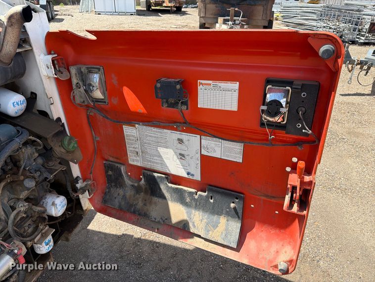 image for item ER1979 2006 Bobcat S185 skid steer loader