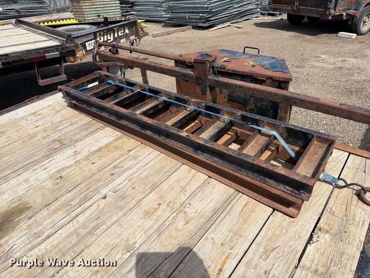 image for item ER1981 2010 PJ utility trailer