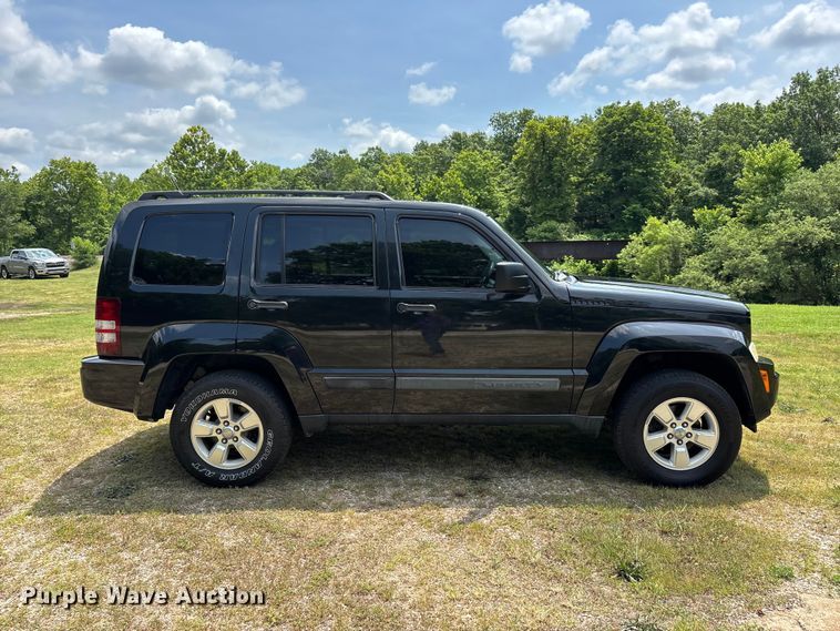 image for item ER3068 2012 Jeep Liberty SUV