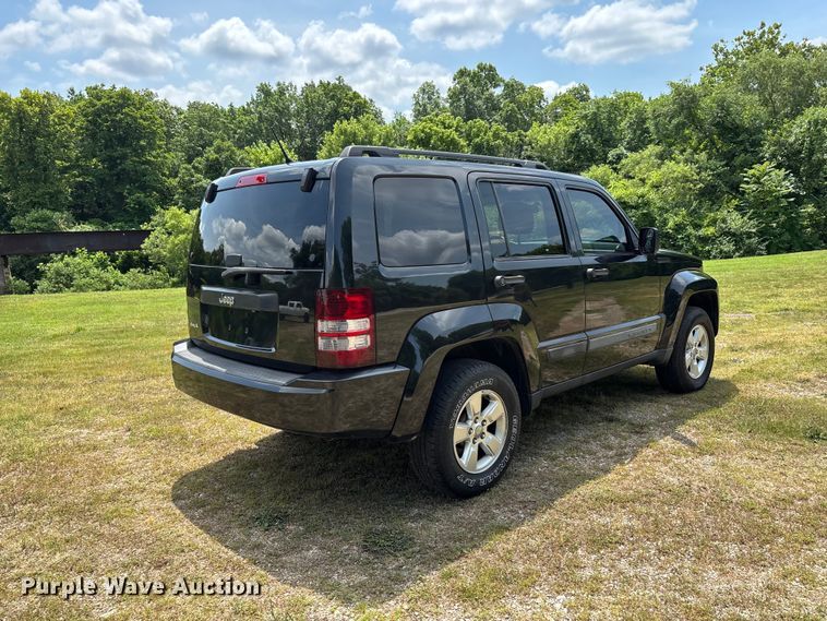 image for item ER3068 2012 Jeep Liberty SUV