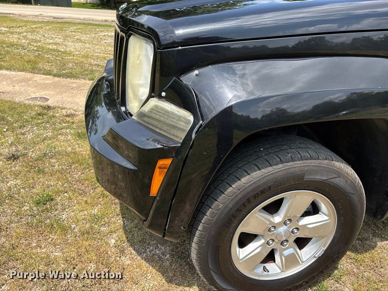 image for item ER3068 2012 Jeep Liberty SUV