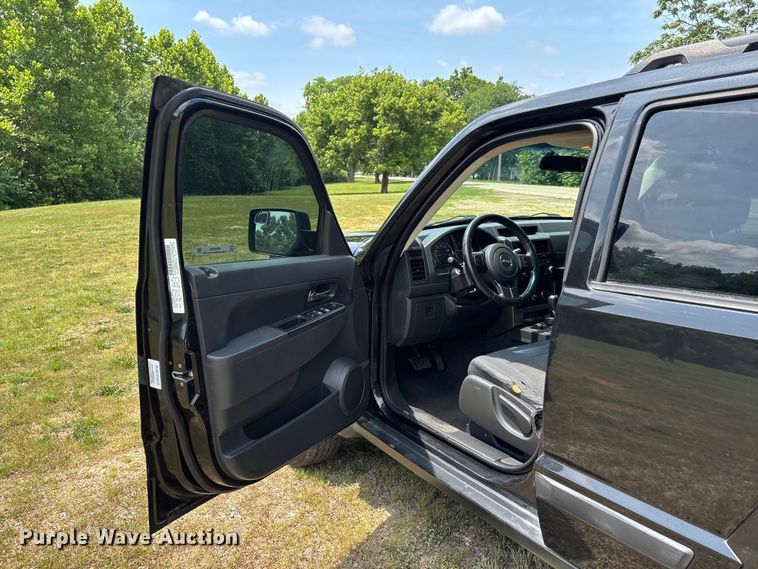 image for item ER3068 2012 Jeep Liberty SUV