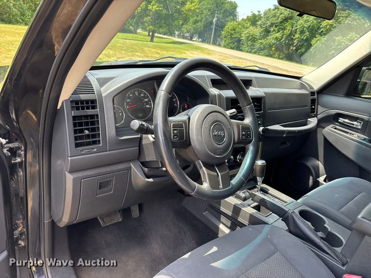 image for item ER3068 2012 Jeep Liberty SUV