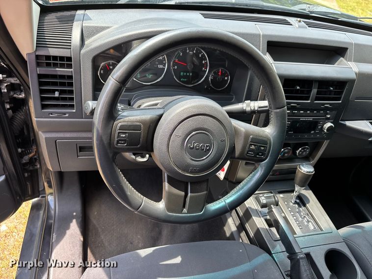 image for item ER3068 2012 Jeep Liberty SUV