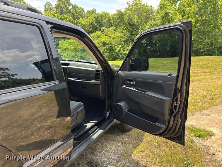 image for item ER3068 2012 Jeep Liberty SUV