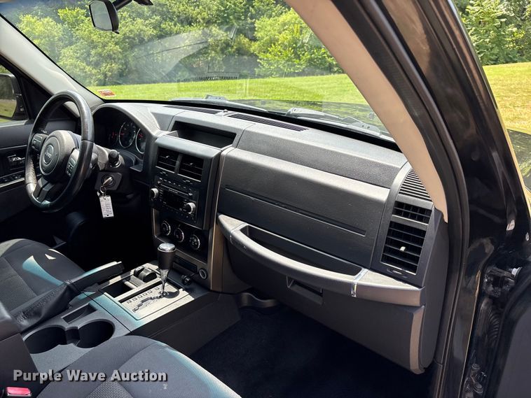 image for item ER3068 2012 Jeep Liberty SUV