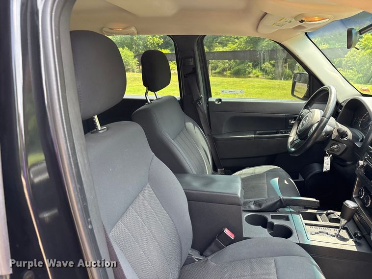 image for item ER3068 2012 Jeep Liberty SUV