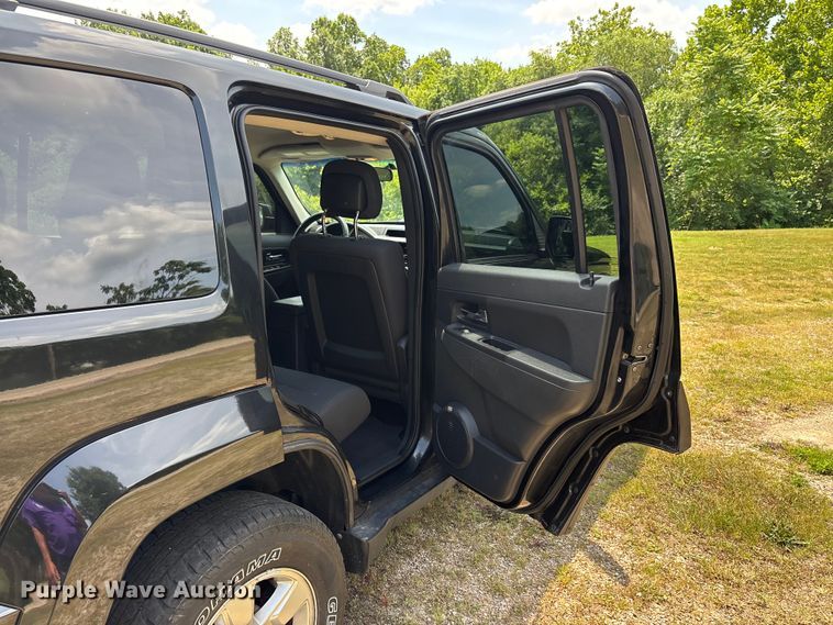 image for item ER3068 2012 Jeep Liberty SUV