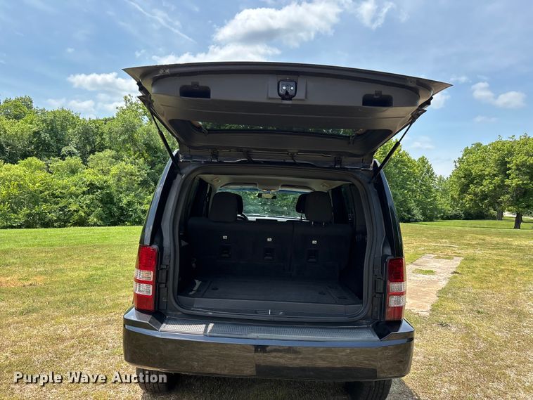 image for item ER3068 2012 Jeep Liberty SUV