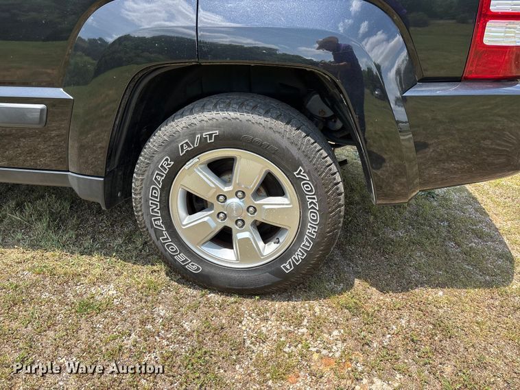 image for item ER3068 2012 Jeep Liberty SUV