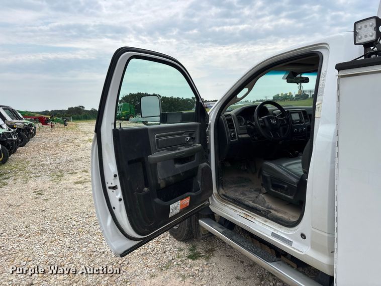 image for item ER3182 2018 RAM 5500 utility / service truck