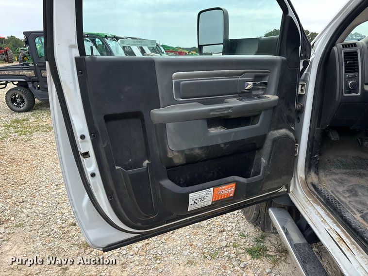 image for item ER3182 2018 RAM 5500 utility / service truck