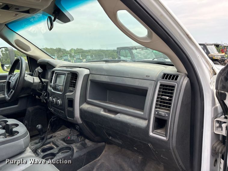 image for item ER3182 2018 RAM 5500 utility / service truck