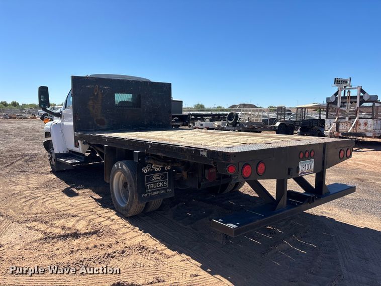 image for item ER7686 2008 Chevrolet C4500 flatbed truck