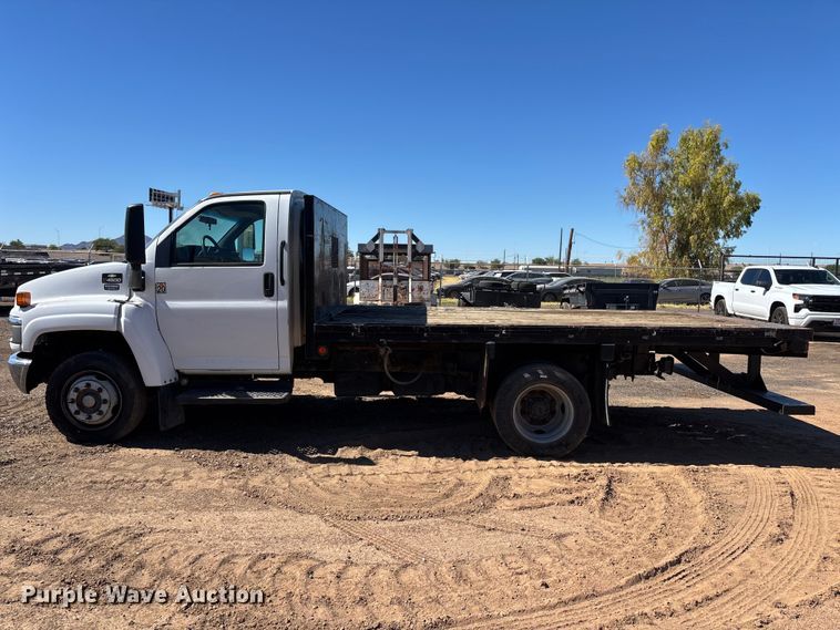 image for item ER7686 2008 Chevrolet C4500 flatbed truck