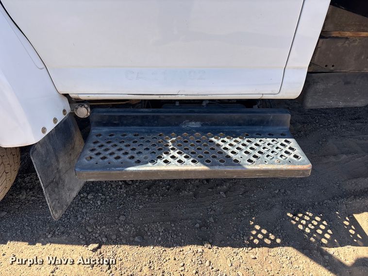 image for item ER7686 2008 Chevrolet C4500 flatbed truck