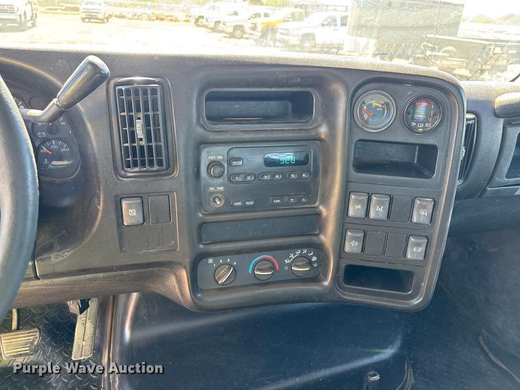 image for item ER7686 2008 Chevrolet C4500 flatbed truck