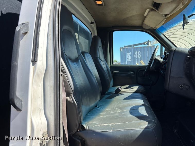 image for item ER7686 2008 Chevrolet C4500 flatbed truck