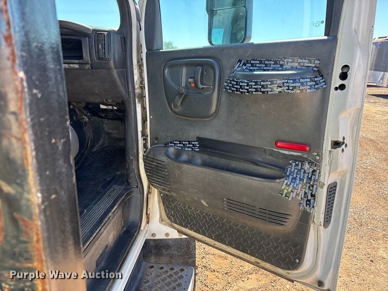 image for item ER7686 2008 Chevrolet C4500 flatbed truck