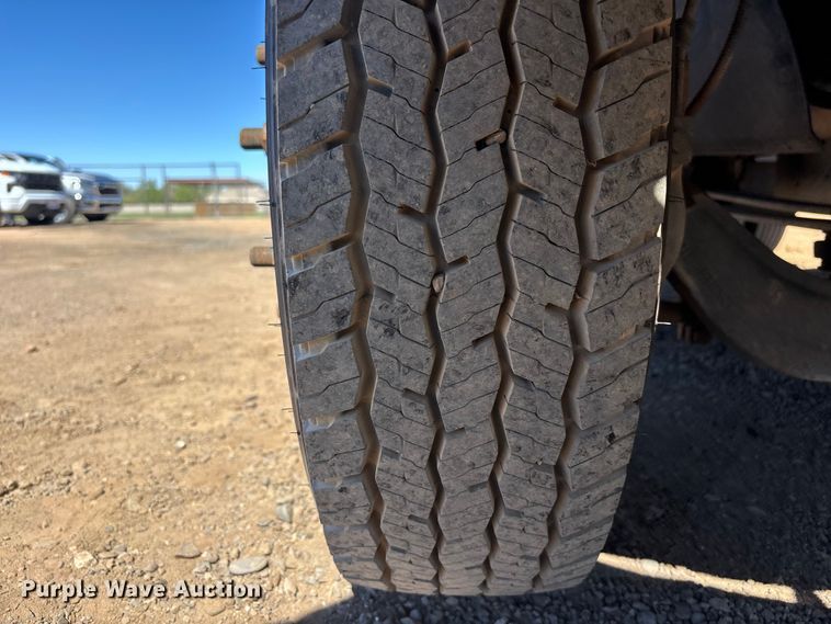 image for item ER7686 2008 Chevrolet C4500 flatbed truck