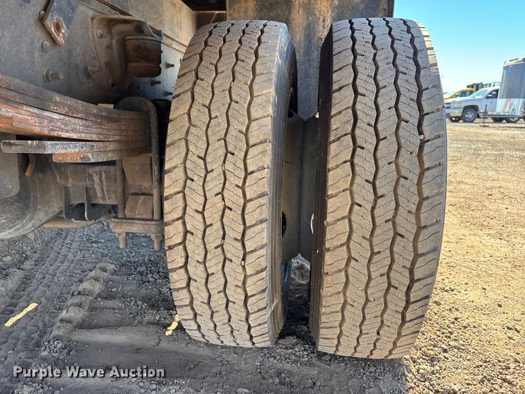 image for item ER7686 2008 Chevrolet C4500 flatbed truck