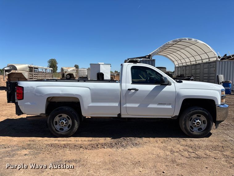 image for item ER7687 2016 Chevrolet Silverado 2500HD pickup truck