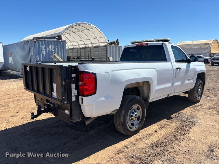 image for item ER7687 2016 Chevrolet Silverado 2500HD pickup truck