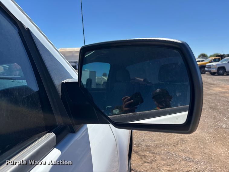 image for item ER7687 2016 Chevrolet Silverado 2500HD pickup truck