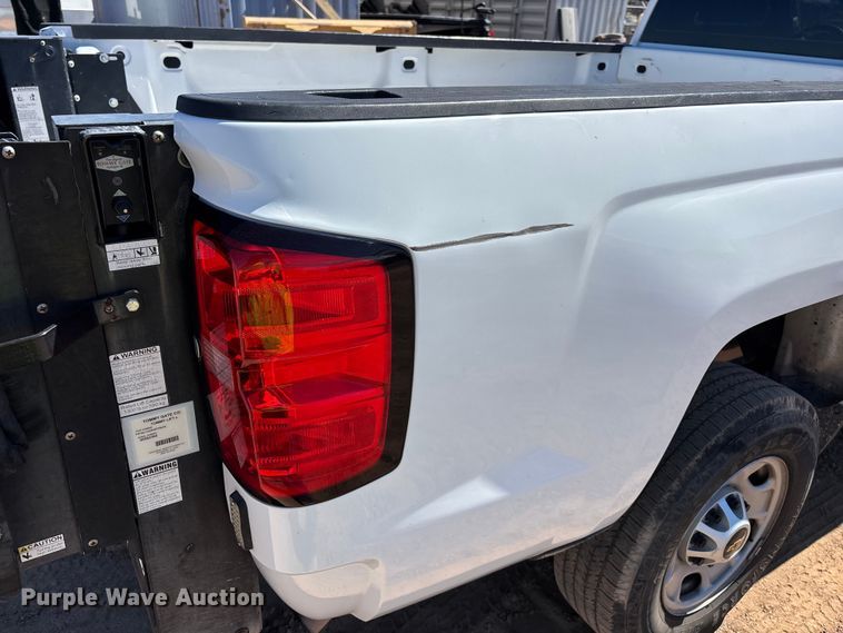 image for item ER7687 2016 Chevrolet Silverado 2500HD pickup truck