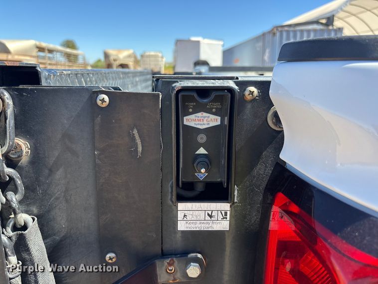 image for item ER7687 2016 Chevrolet Silverado 2500HD pickup truck