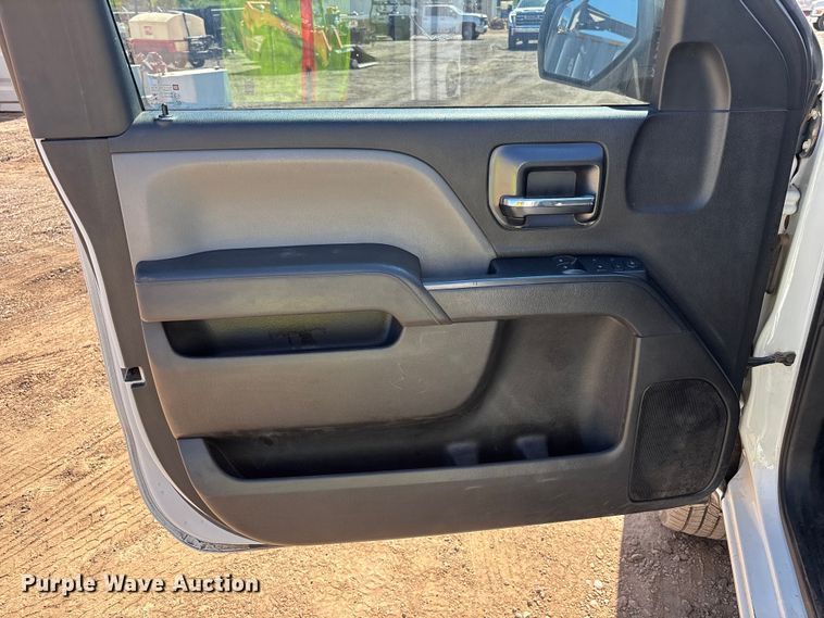 image for item ER7687 2016 Chevrolet Silverado 2500HD pickup truck