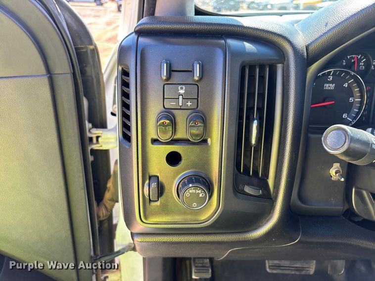 image for item ER7687 2016 Chevrolet Silverado 2500HD pickup truck