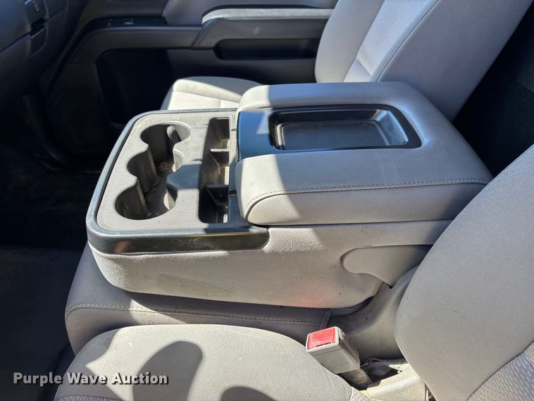 image for item ER7687 2016 Chevrolet Silverado 2500HD pickup truck