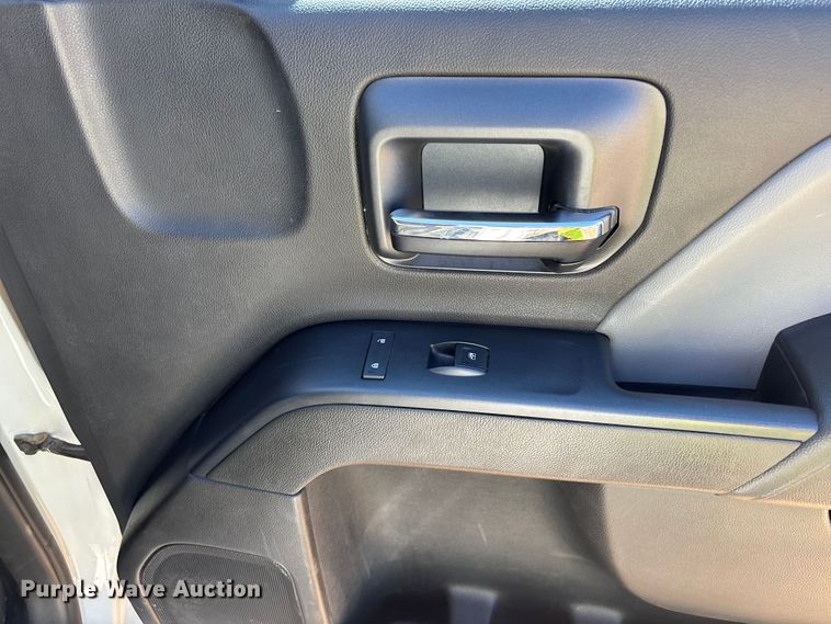 image for item ER7687 2016 Chevrolet Silverado 2500HD pickup truck