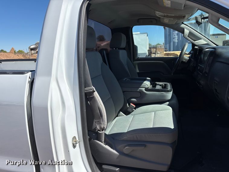image for item ER7687 2016 Chevrolet Silverado 2500HD pickup truck