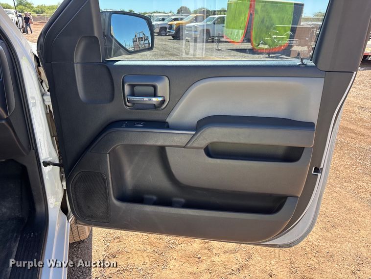 image for item ER7687 2016 Chevrolet Silverado 2500HD pickup truck