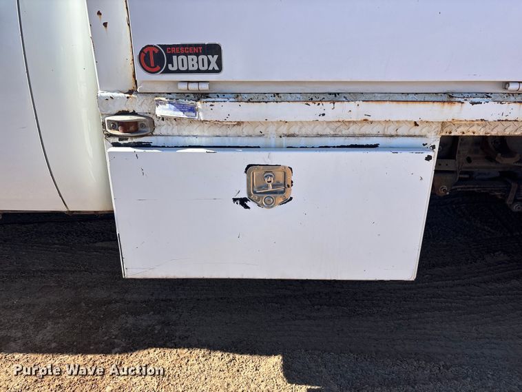 image for item ER7688 2010 Chevrolet Silverado 3500HD utility bed pickup truck