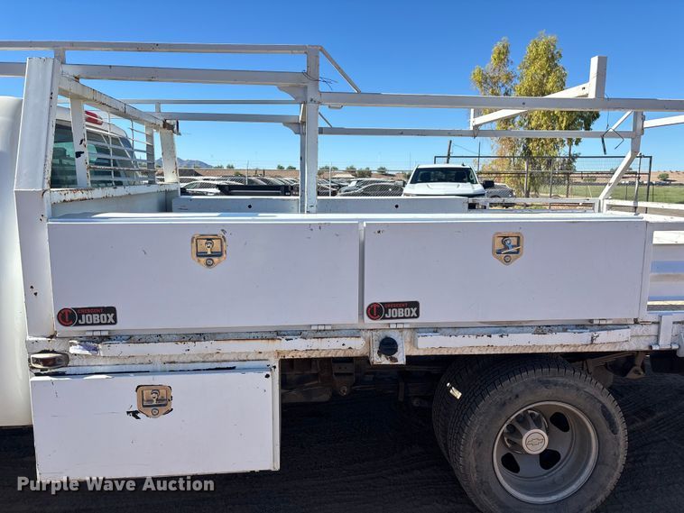 image for item ER7688 2010 Chevrolet Silverado 3500HD utility bed pickup truck