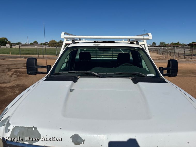 image for item ER7688 2010 Chevrolet Silverado 3500HD utility bed pickup truck