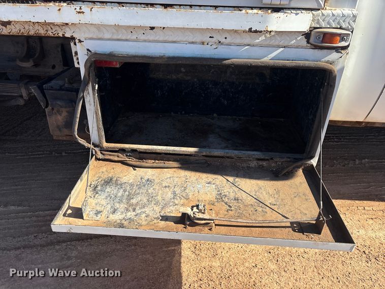 image for item ER7688 2010 Chevrolet Silverado 3500HD utility bed pickup truck
