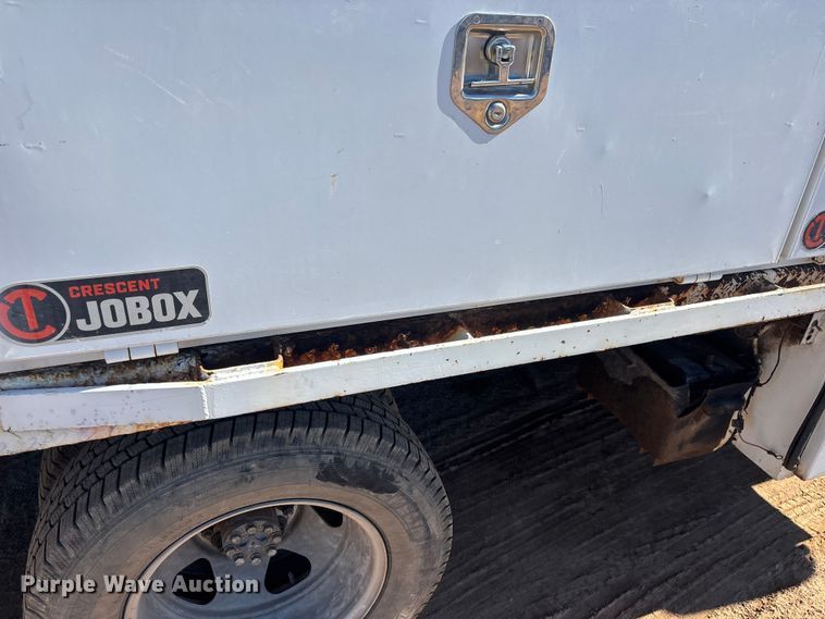 image for item ER7688 2010 Chevrolet Silverado 3500HD utility bed pickup truck