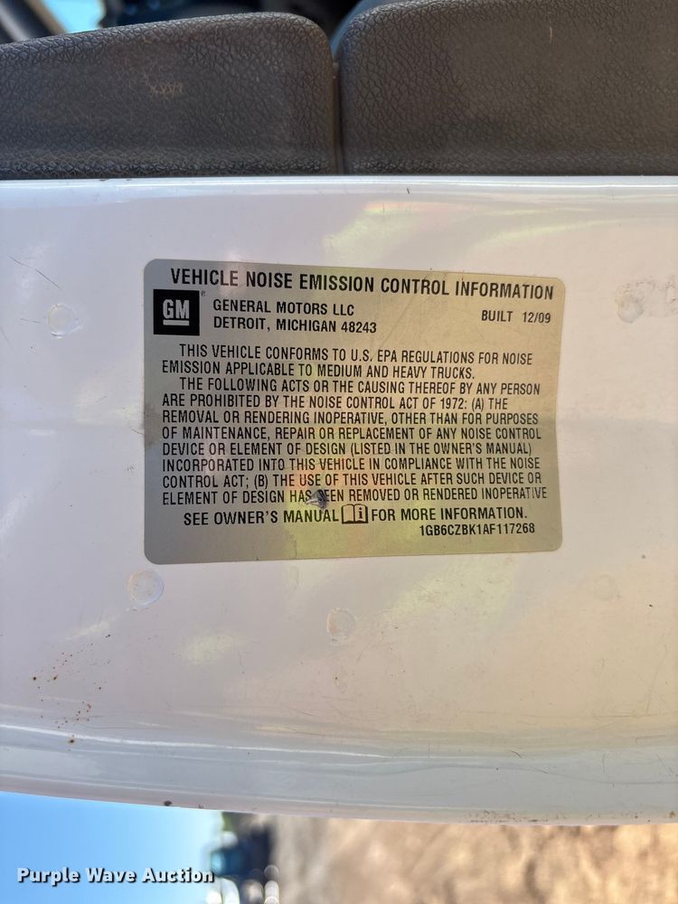 image for item ER7688 2010 Chevrolet Silverado 3500HD utility bed pickup truck