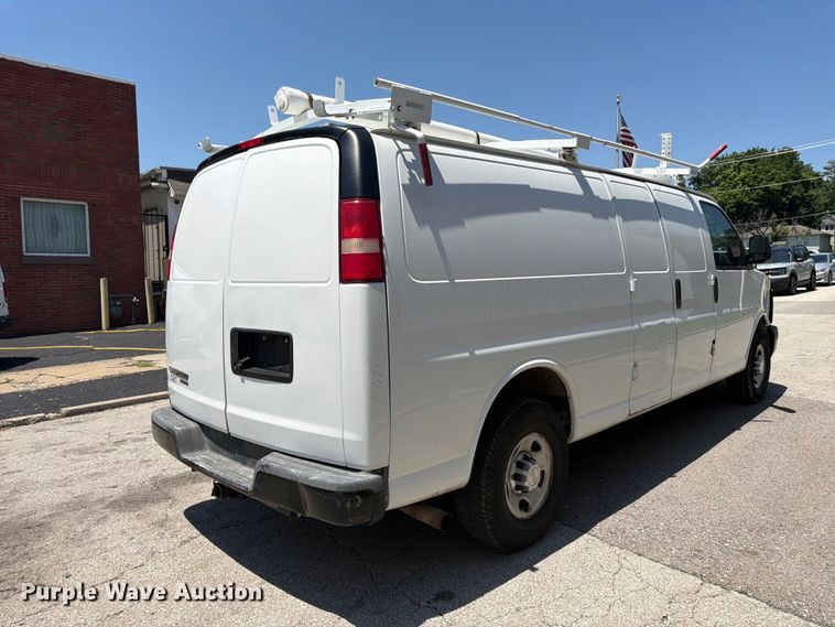 image for item ES6509 2013 Chevrolet Express 2500 van