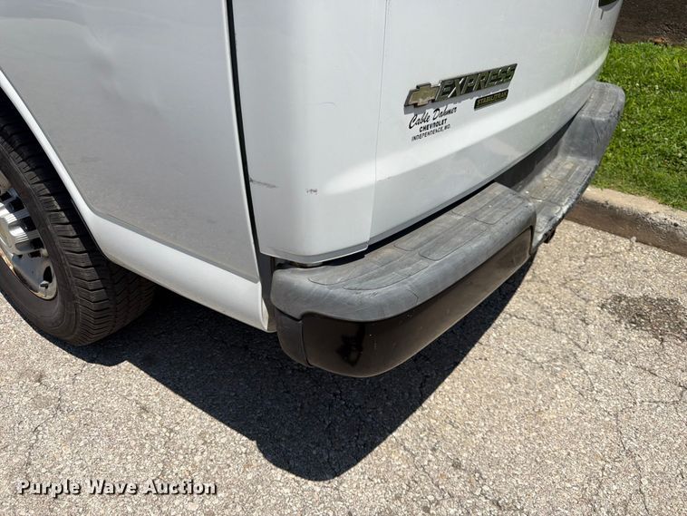 image for item ES6509 2013 Chevrolet Express 2500 van