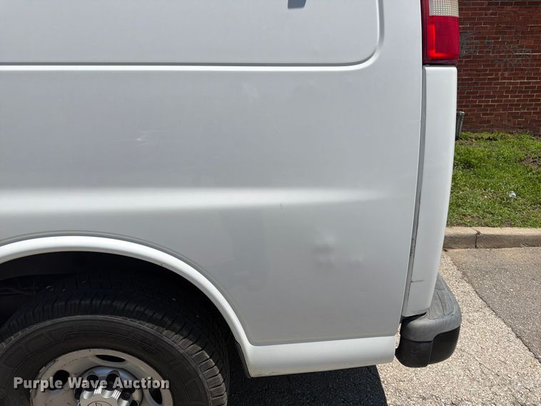 image for item ES6509 2013 Chevrolet Express 2500 van