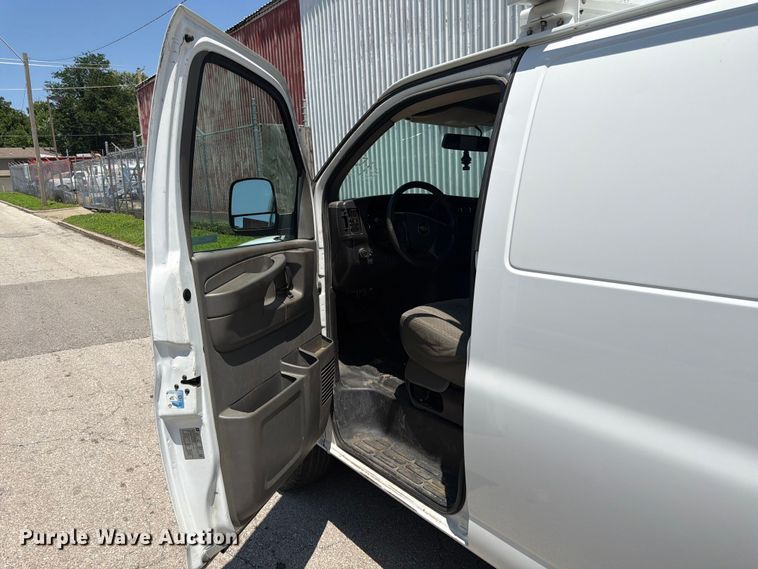 image for item ES6509 2013 Chevrolet Express 2500 van