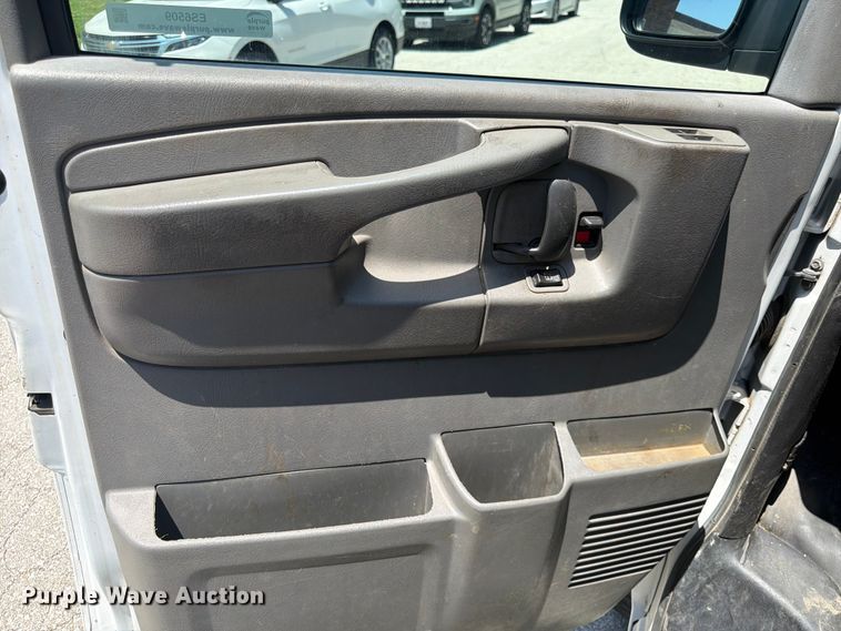 image for item ES6509 2013 Chevrolet Express 2500 van
