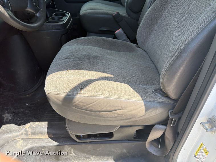 image for item ES6509 2013 Chevrolet Express 2500 van